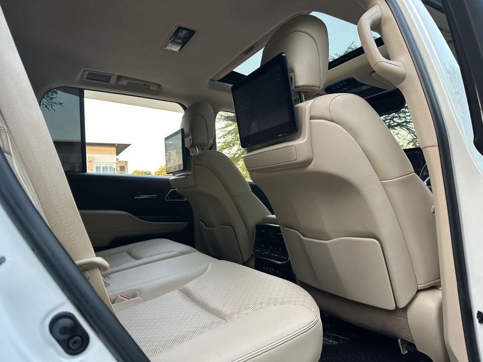 Toyota Land Cruiser 300 Series 2024 for Sale in Dar es Salaam