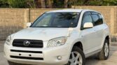 Toyota Rav4 bei poa sokoni Dar es Salaam Tanzania