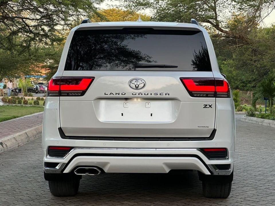 Toyota Land Cruiser 300 Series 2024 for Sale in Dar es Salaam