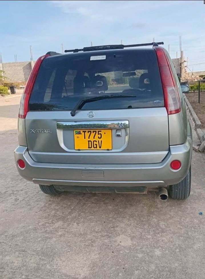 Magari Used Nissan X-Trail 2004 Dar es Salaam Tanzania