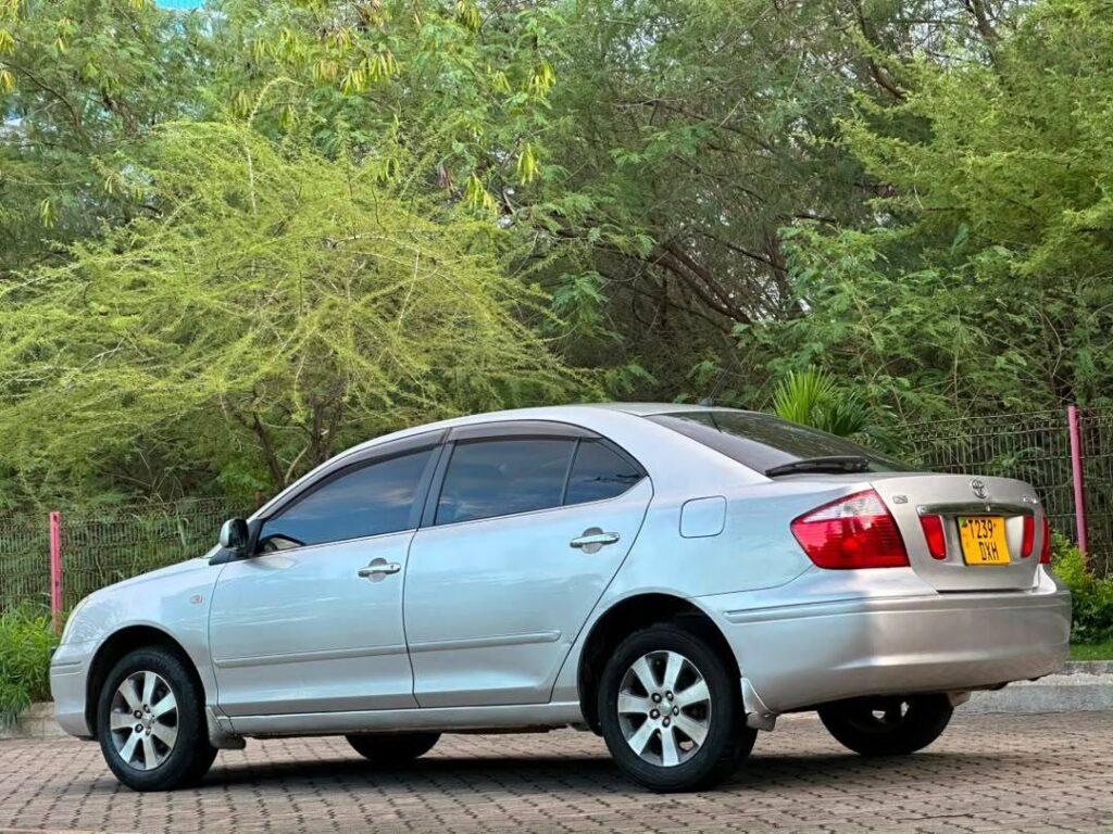 Toyota Premio bei poa sokoni Dar es Salaam Tanzania
