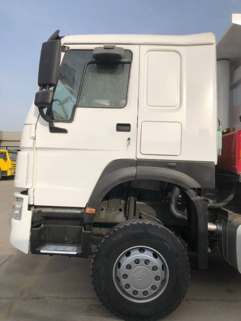 Magari HOWO A7 6×4 Tipper 2023 lipo Dar es Salaam