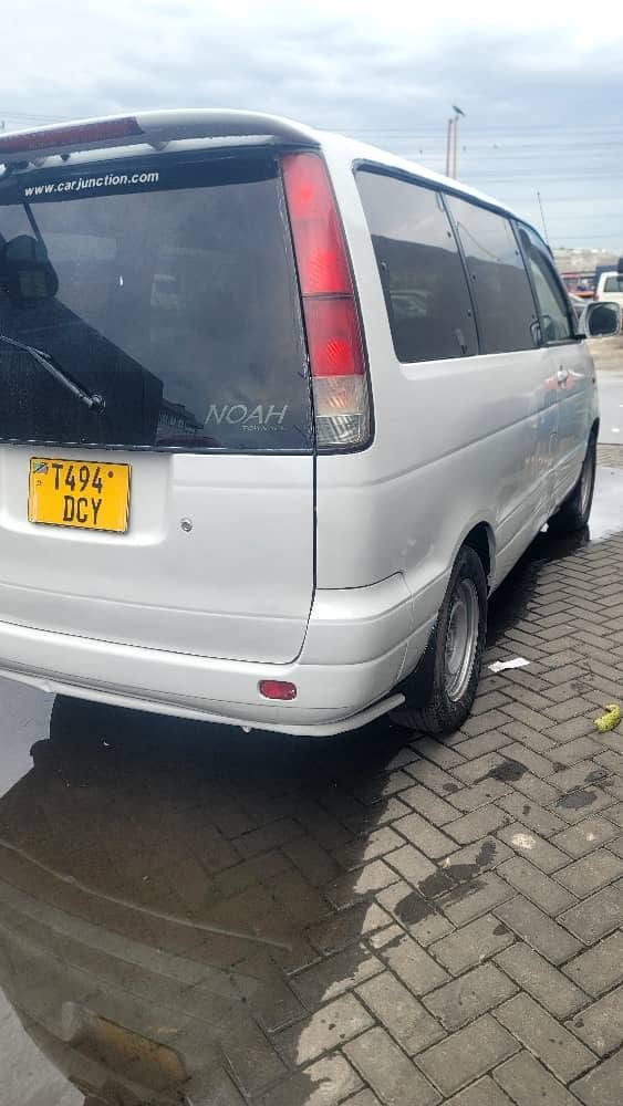 Magari Used Toyota Noah 1998 Mbeya Tanzania