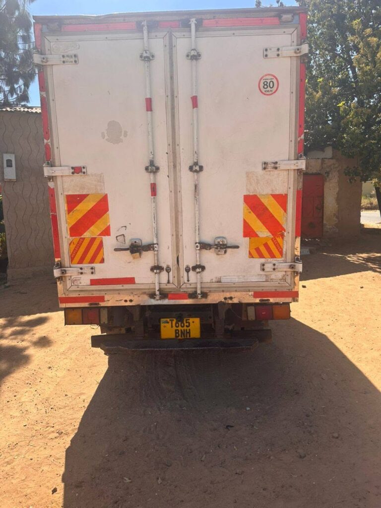 Mitsubishi Canter 2010 for Sale in Dar es Salaam