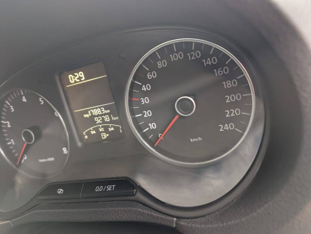 Volkswagen Polo bei poa sokoni Dar es Salaam Tanzania