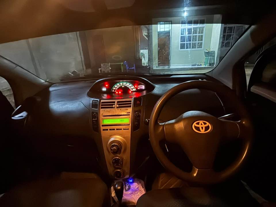 Magari Vitz 2008 lipo Dar es Salaam