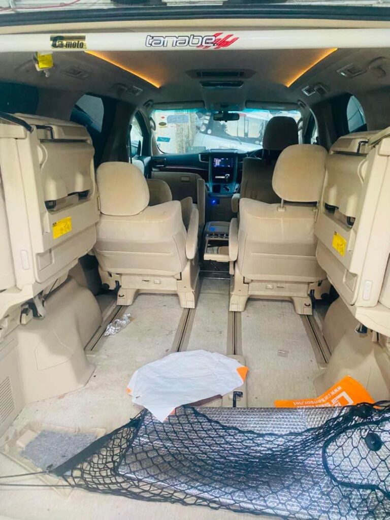 Toyota Alphard 2011 for Sale in Dar es Salaam
