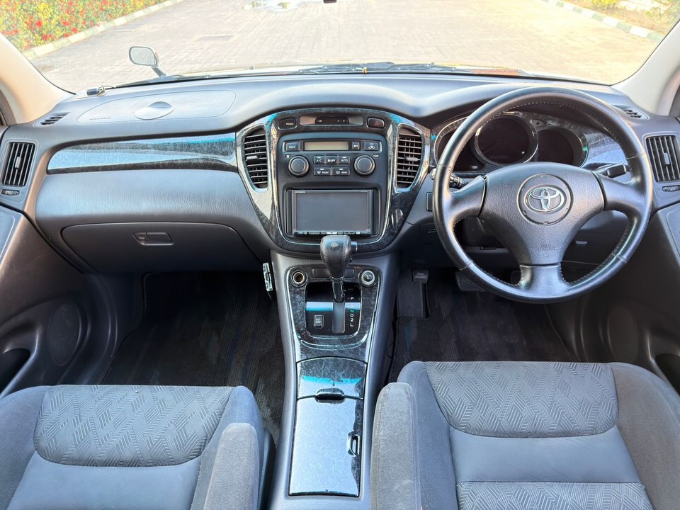 Magari Used Toyota Kluger 2001 Dar es Salaam Tanzania