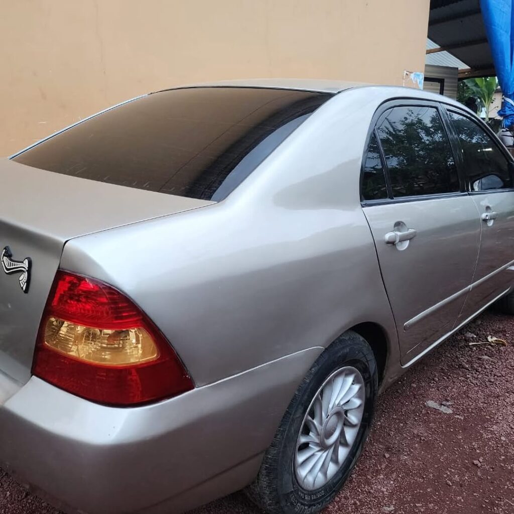 Magari Sokoni Toyota Corolla X ya Bei Poa 2005