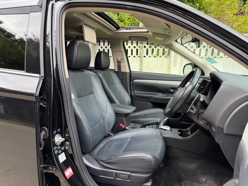 Mitsubishi Outlander 2013 for Sale in Dar es Salaam