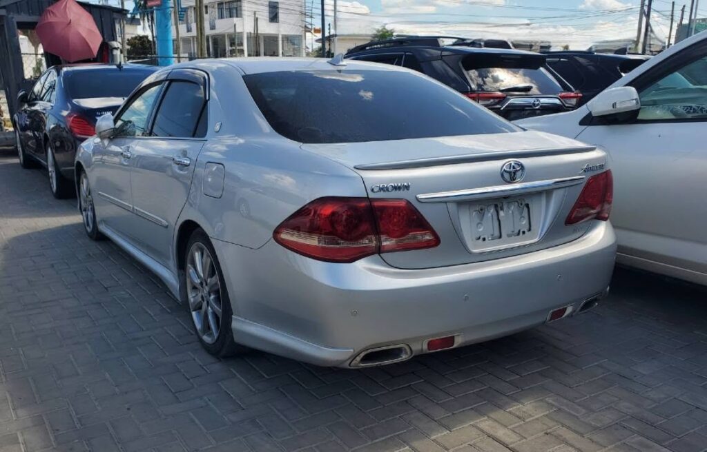 Buy Toyota Crown 2009 for Sale in Dar es Salaam