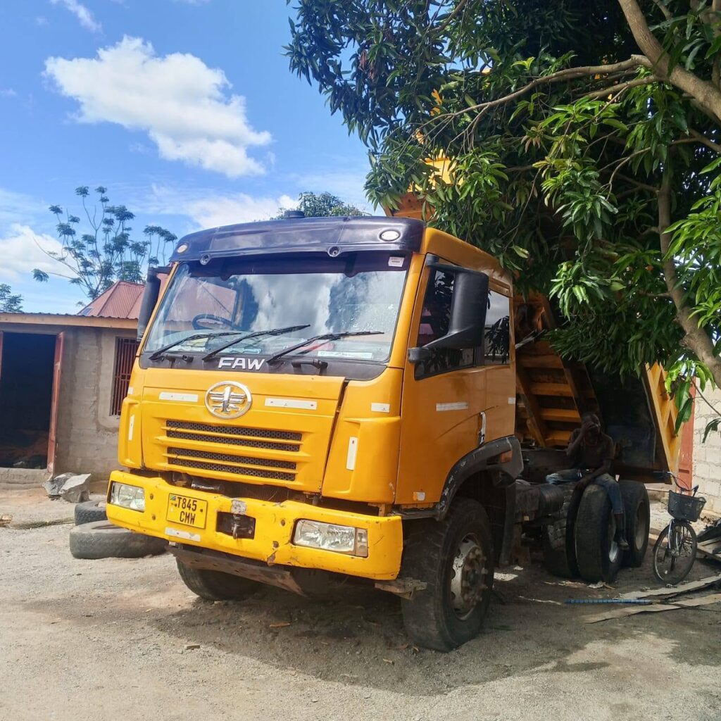 Magari Sokoni FAW Tipper ya Bei Poa 2018
