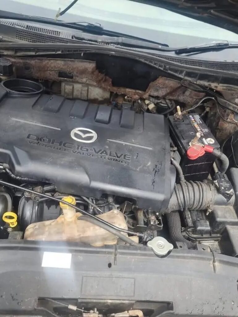 Magari Sokoni Mazda Atenza ya Bei Poa 2005