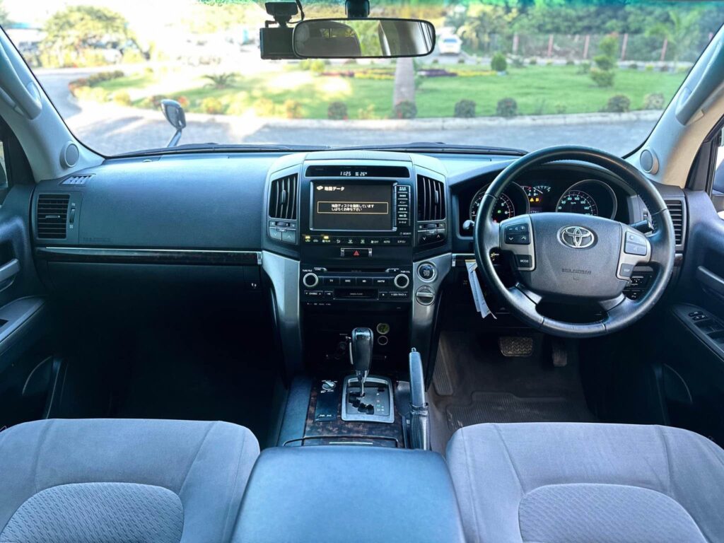 Magari Used Toyota Land Cruiser V8 2010 Dar es Salaam Tanzania
