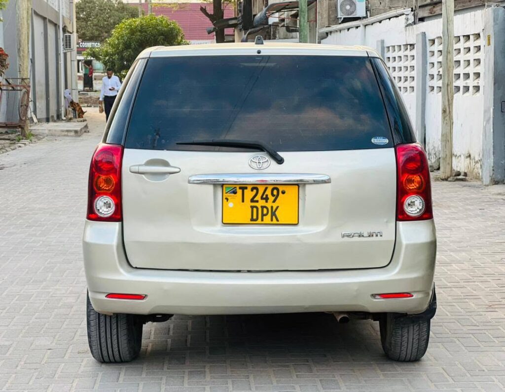 Price Toyota Raum 2005 for Sale in Njombe