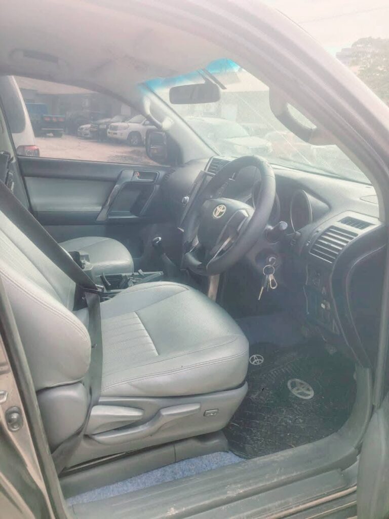 Magari Used Toyota Land Cruiser Prado 2014 Dar es Salaam Tanzania