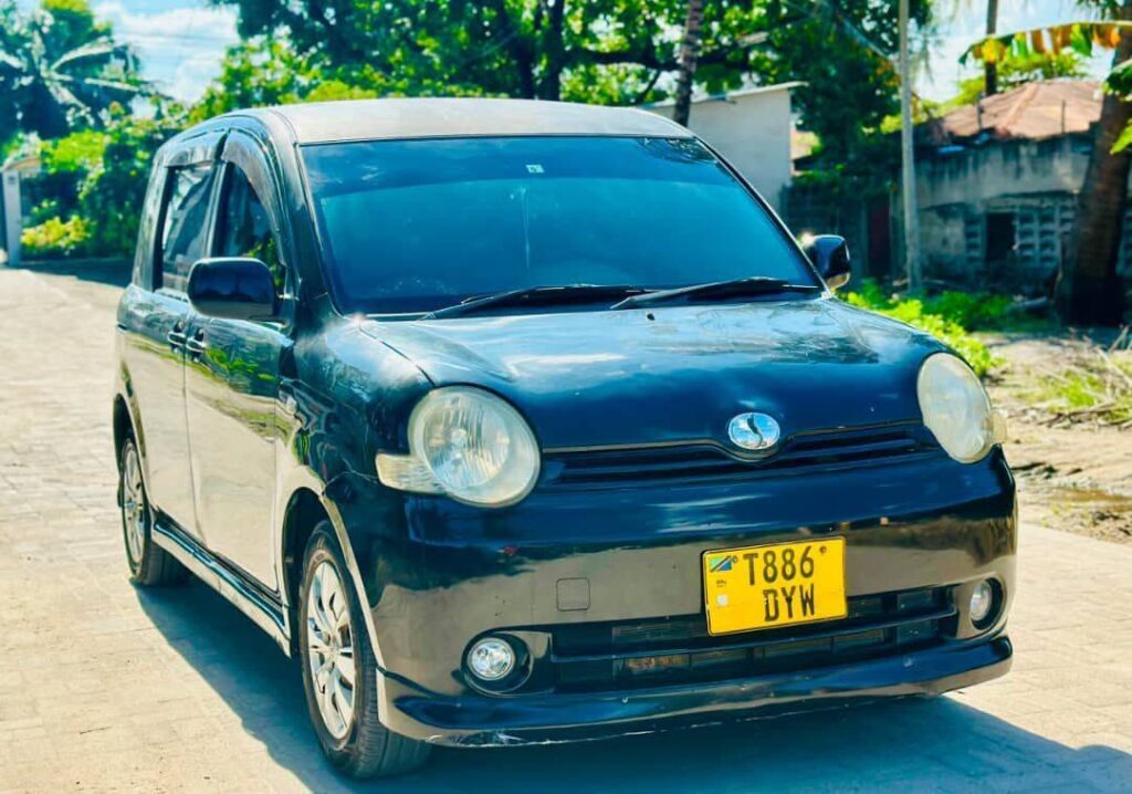 Magari Used Toyota Sienta 2005 Dar es Salaam Tanzania
