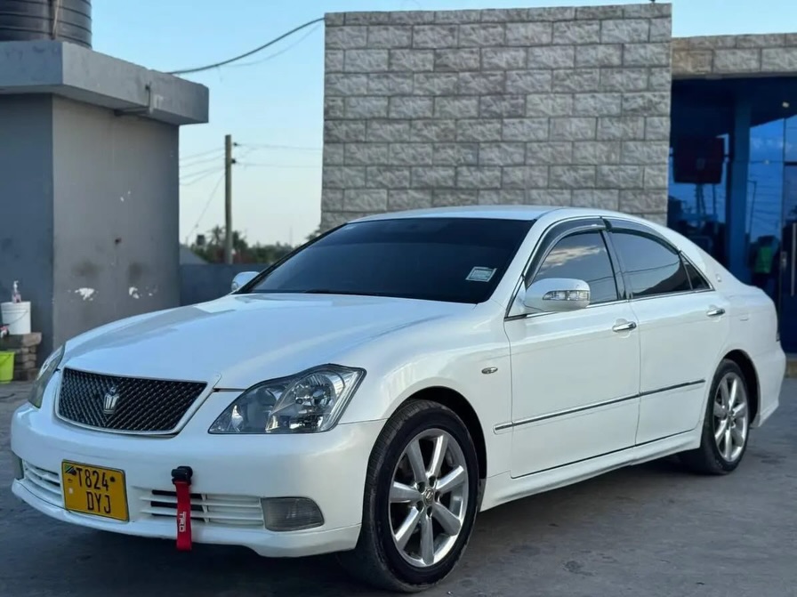 Price Of Toyota Crown 2006 for Sale in Tanzania