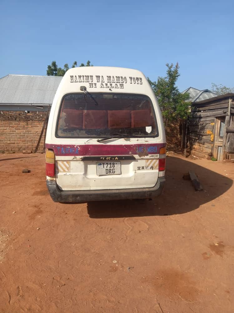 Used Toyota Hiace 1998 for Sale in Njombe