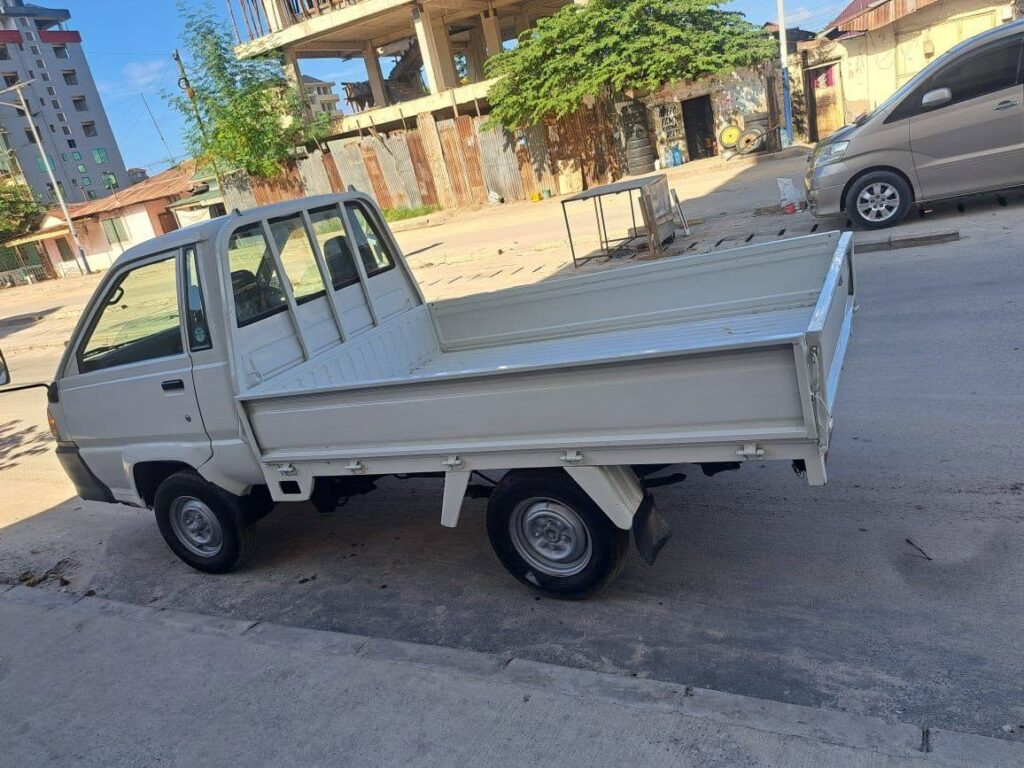 Price Toyota TownAce 2000 for Sale in Dar es Salaam