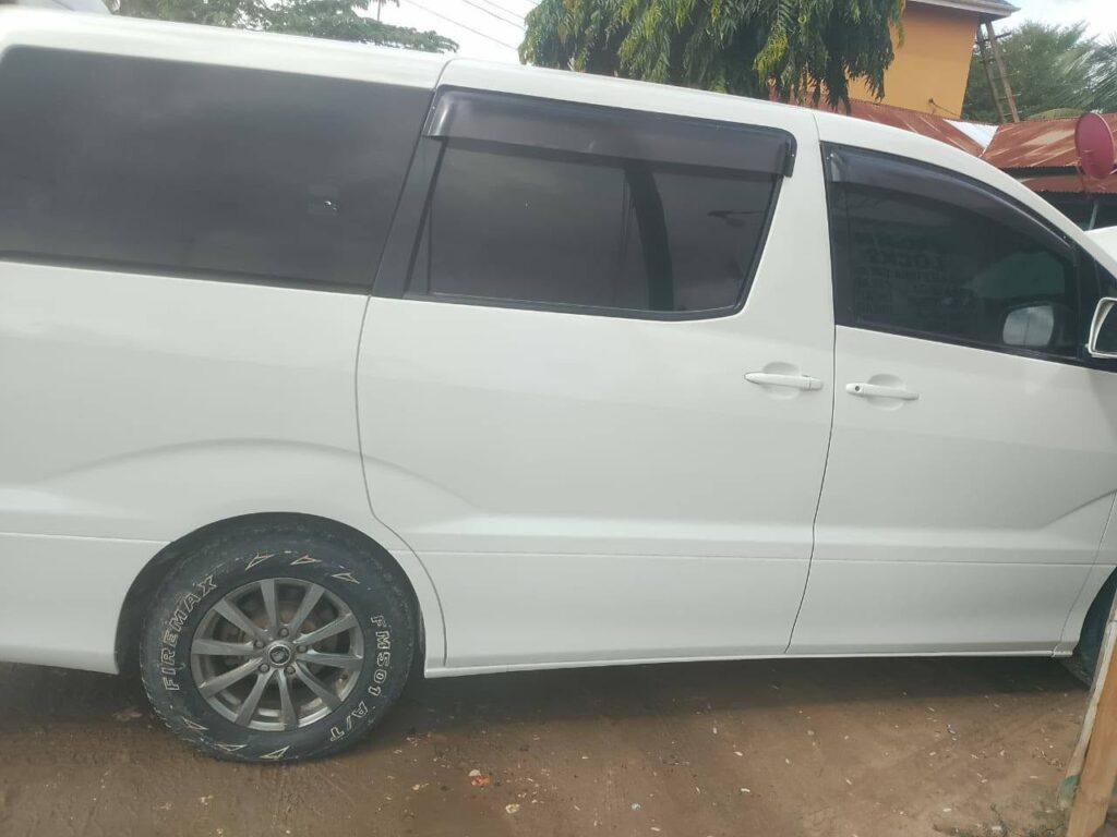 Price Toyota Alphard 2005 for Sale in Dar es Salaam
