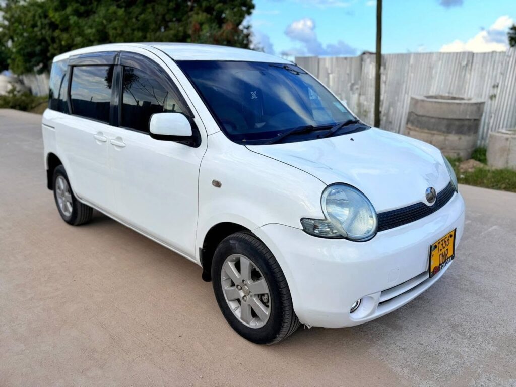 Magari Used Toyota Sienta 2004 Dar es Salaam Tanzania