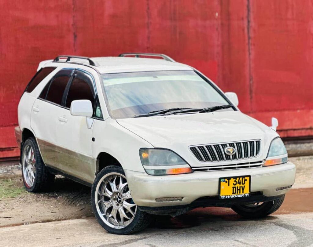 Price Toyota Harrier 2005 for Sale in Dar es Salaam