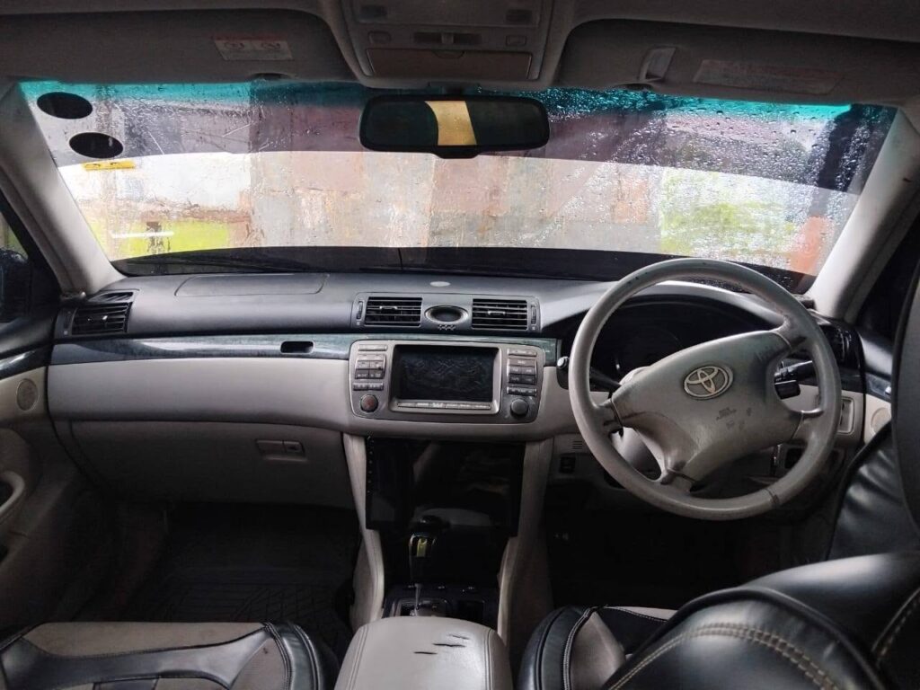 Magari Sokoni Toyota Brevis ya Bei Poa 2004
