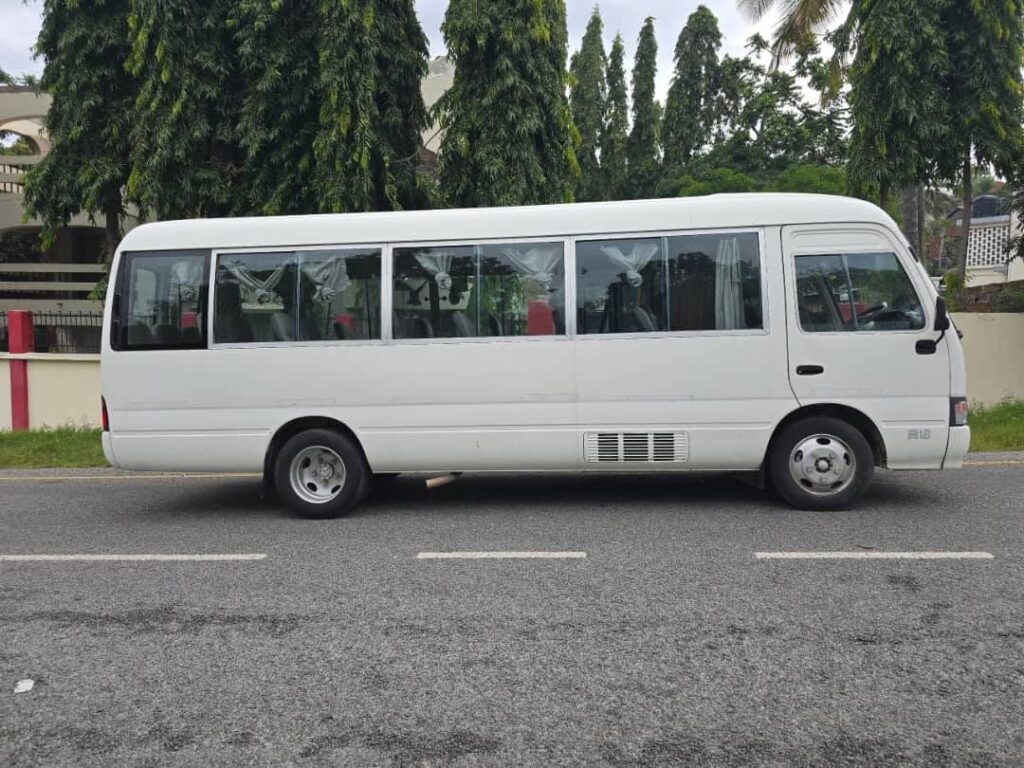 Toyota Coaster 2000 for Sale in Geita