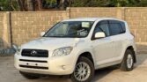 Toyota Rav4 bei poa sokoni Dar es Salaam Tanzania