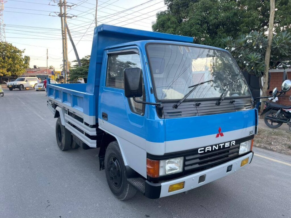 Used Mitsubishi Canter 1987 for Sale in Dar es Salaam