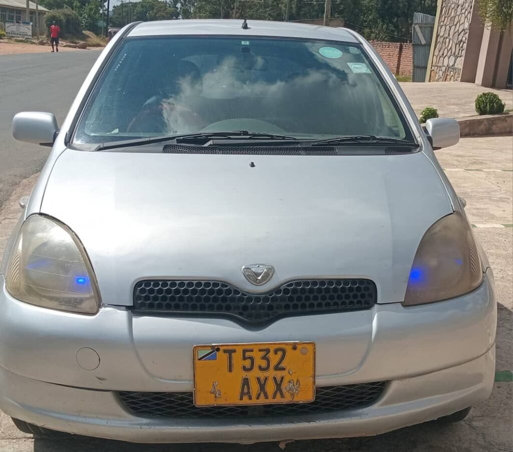 Magari Vitz 2003 lipo Dodoma