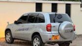 Magari Sokoni Toyota Rav4 ya Bei Poa 2005