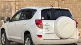 Magari Sokoni Toyota Rav4 ya Bei Poa 2005