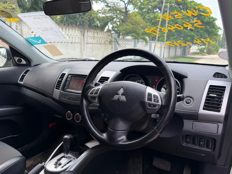 For Sale Mitsubishi Outlander 2011 in Dar es Salaam