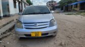 Magari Sokoni Toyota IST ya Bei Poa 2005