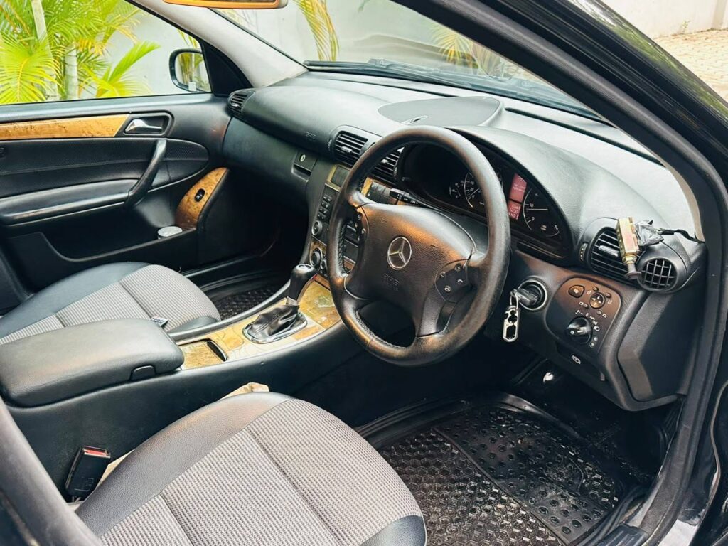 Benz C-Class 2007 for Sale in Dar es Salaam