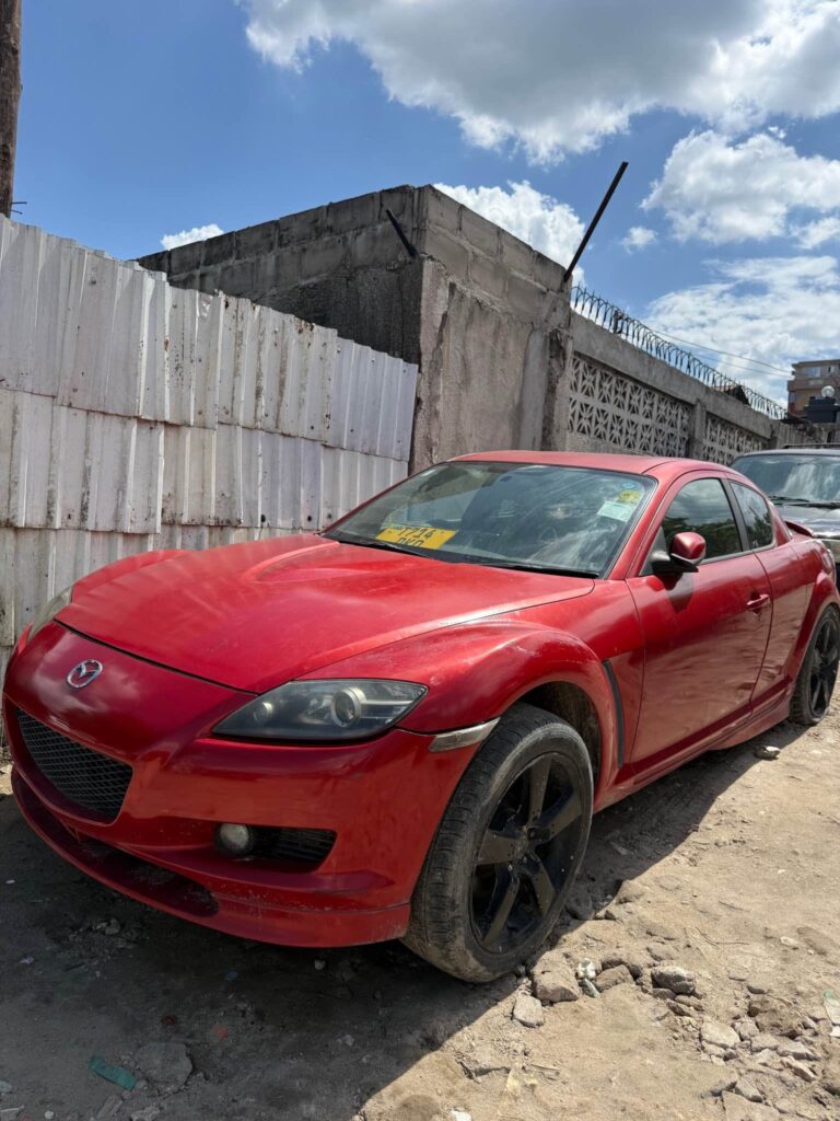 Magari Sokoni Mazda RX-8 ya Bei Poa 2006