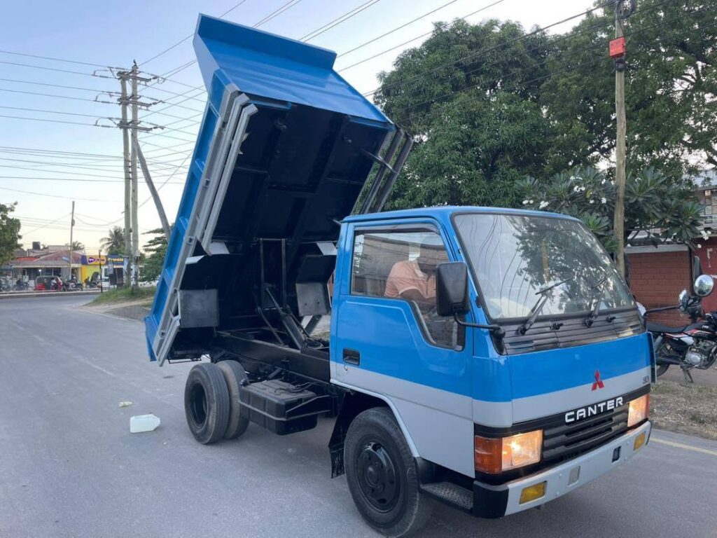 Price Of Mitsubishi Canter 1987 for Sale in Tanzania