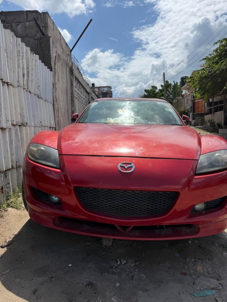 Mazda RX-8 bei poa sokoni Dar es Salaam Tanzania
