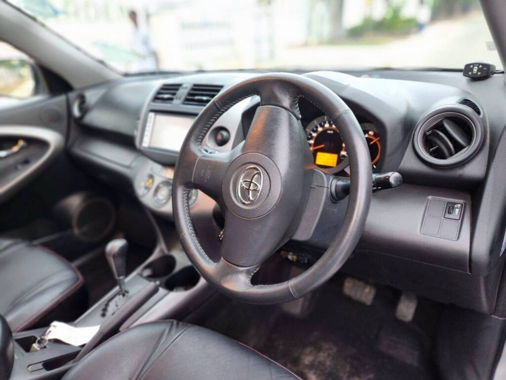 Magari Sokoni Toyota Rav4 ya Bei Poa 2007