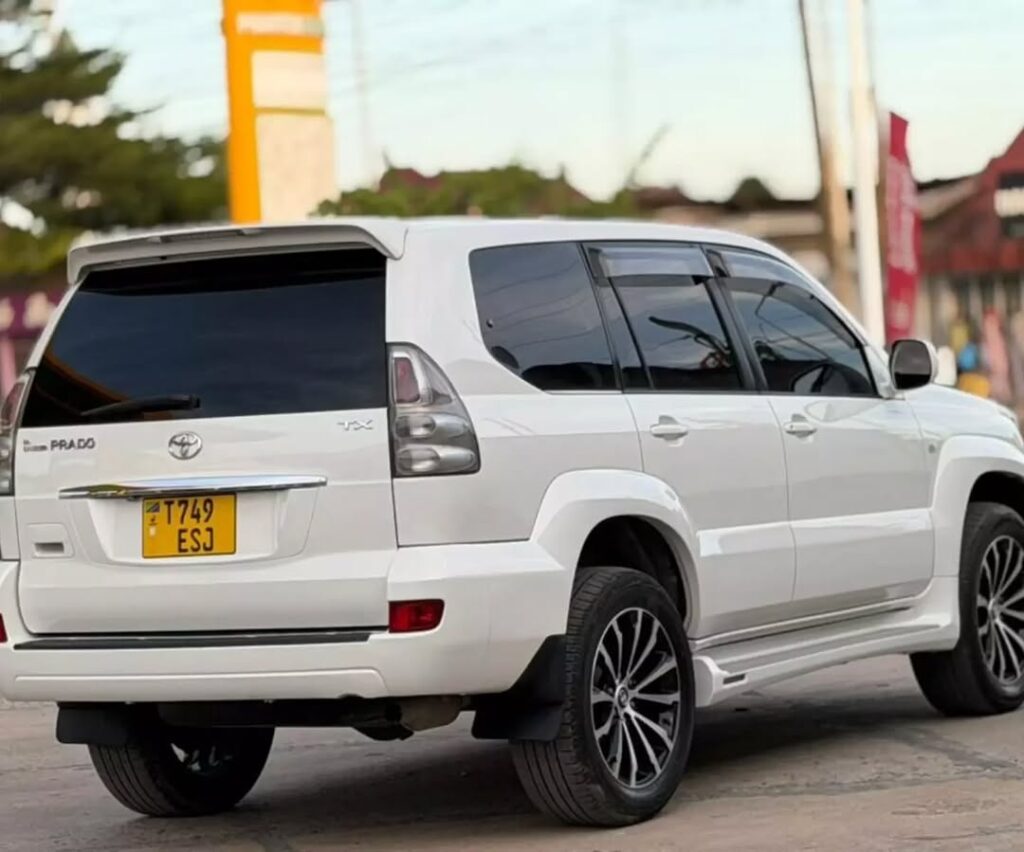 Buy Toyota Land Cruiser Prado 2006 for Sale in Dar es Salaam