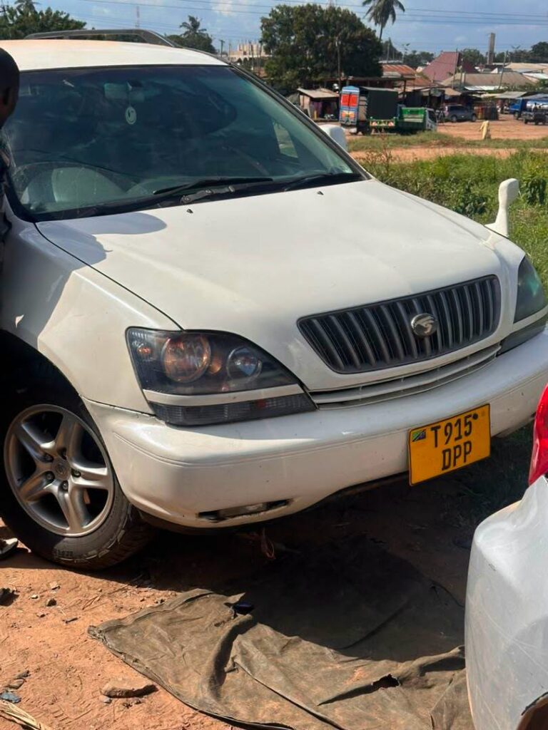Buy Toyota Harrier 2000 for Sale in Dar es Salaam