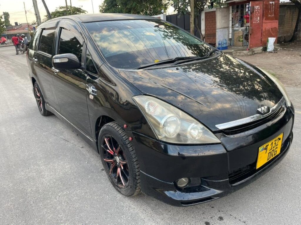 Price Toyota Wish 2004 for Sale in Dar es Salaam