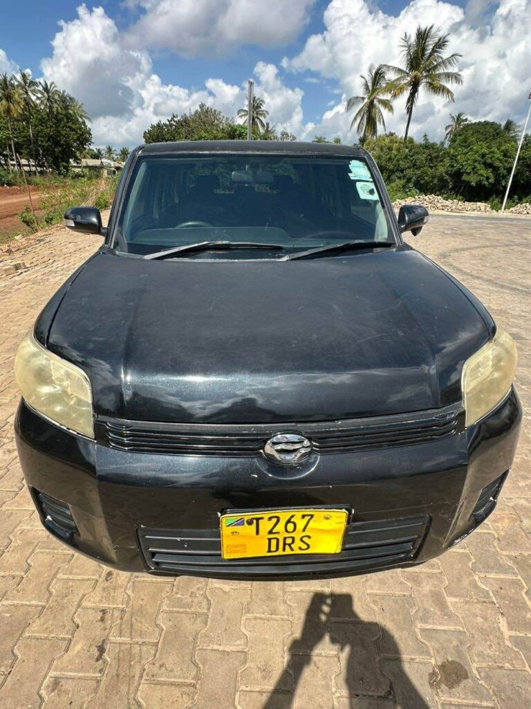 Toyota Rumion bei poa sokoni Dar es Salaam Tanzania