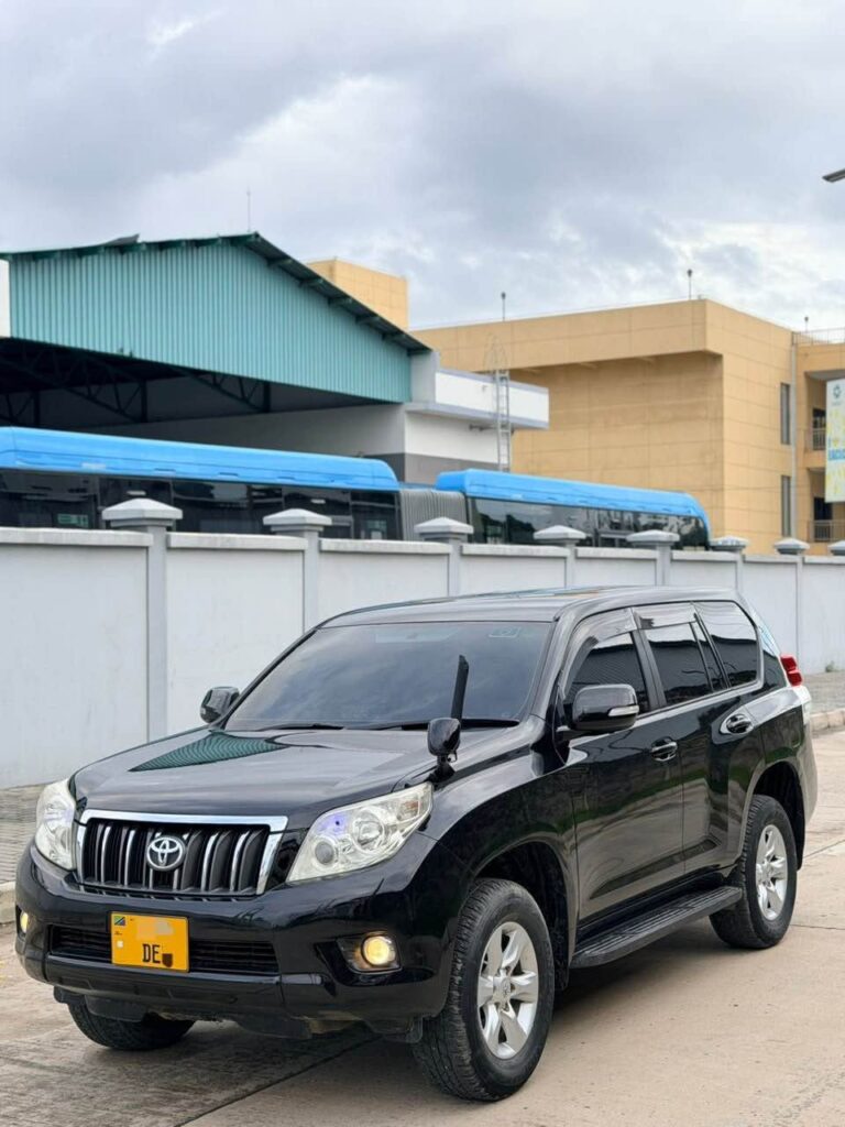 Toyota Land Cruiser Prado bei poa sokoni Dar es Salaam Tanzania