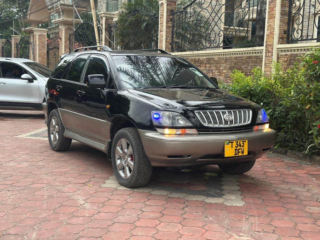 Price Of Toyota Harrier 2002 for Sale in Tanzania