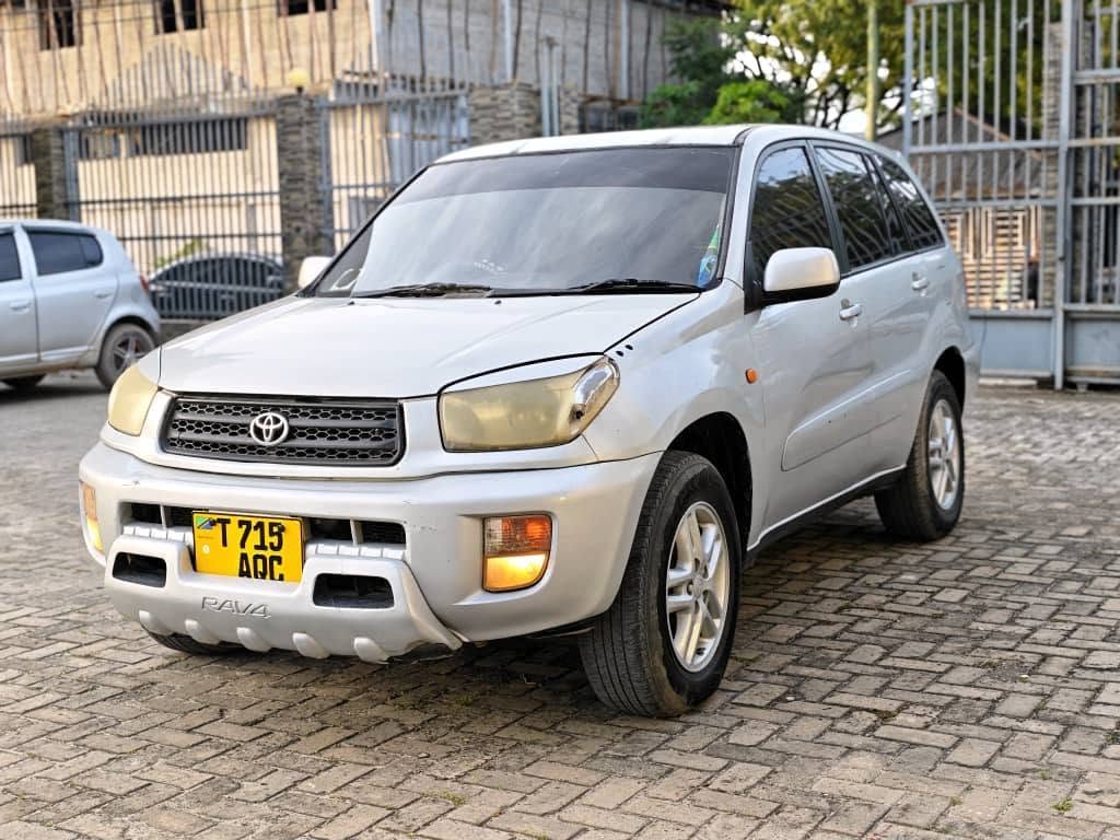 Magari Rav4 2003 lipo Dar es Salaam