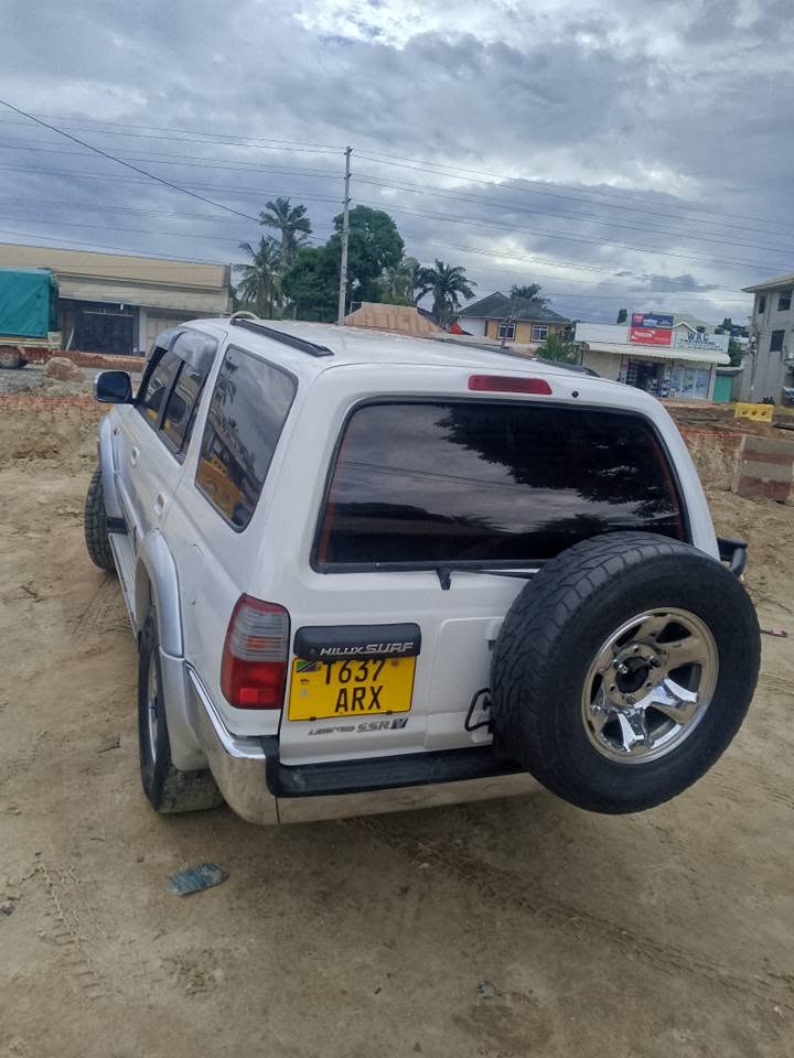 Price Toyota Surf 1998 for Sale in Dar es Salaam