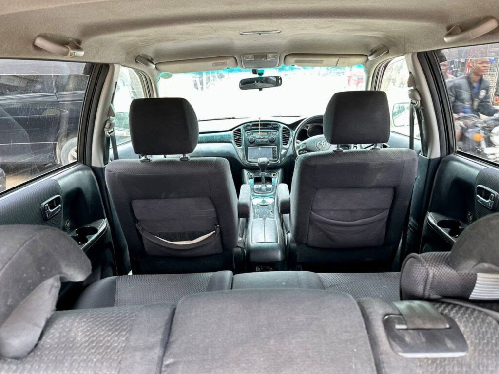 Magari Kluger 2003 lipo Dar es Salaam